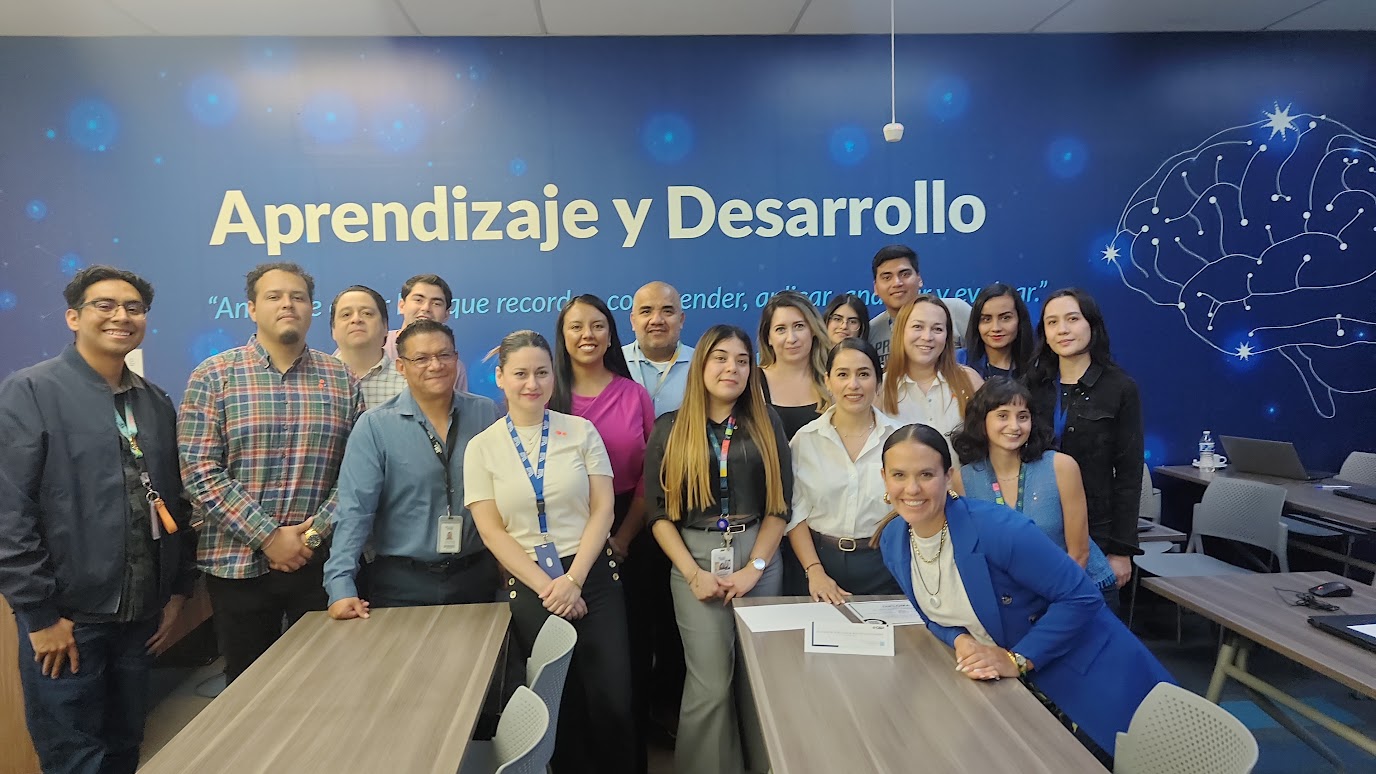 gerente decidir con IA en equipo comercial